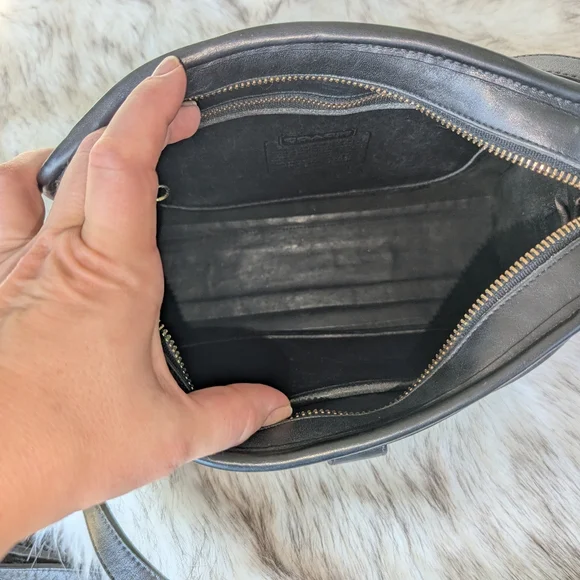 Vintage Coach Black Leather Crossbody Bag - Picture 12 of 14